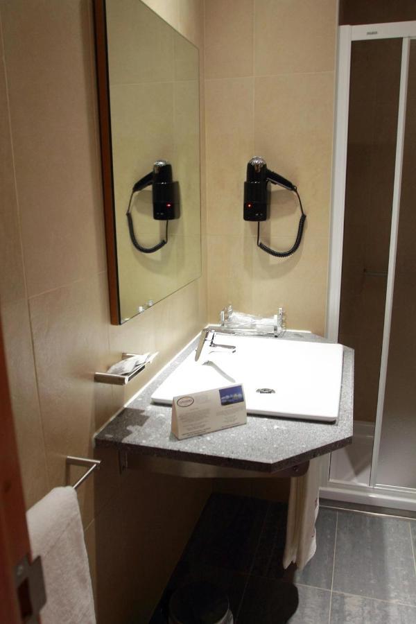 Hotel Comodoro Корву Экстерьер фото